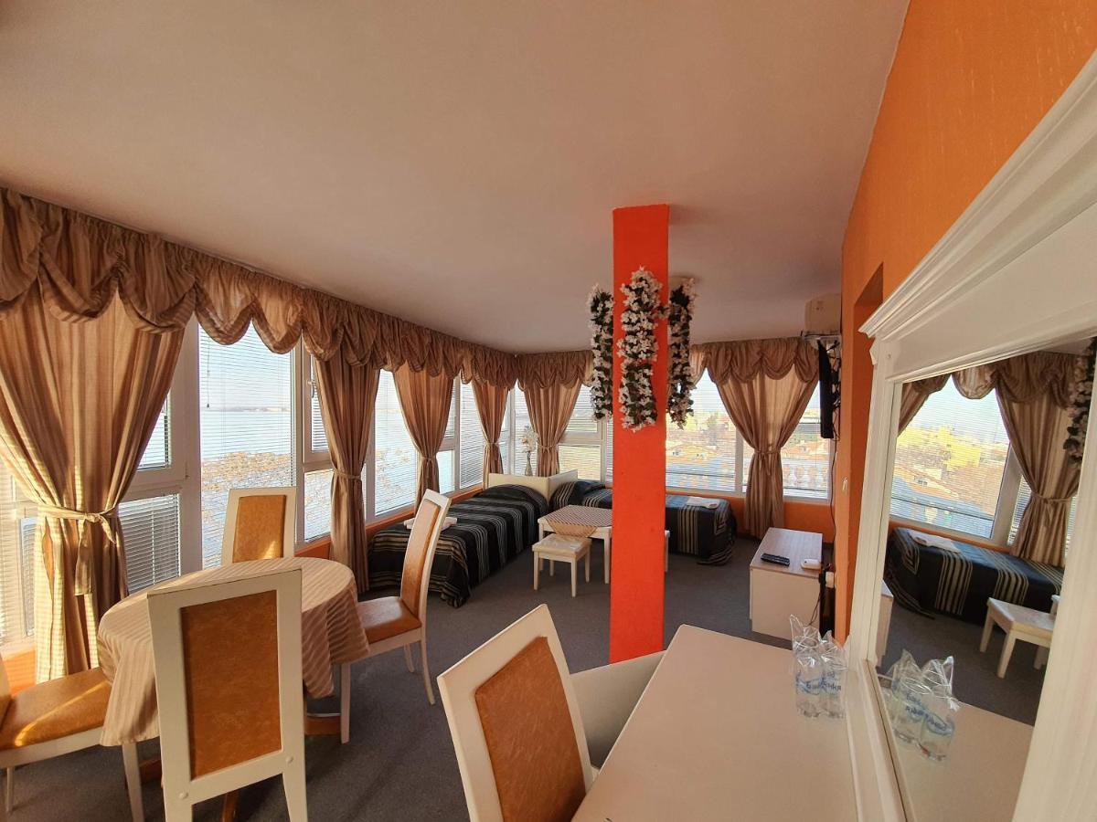 Family Hotel Paros Поморие Экстерьер фото