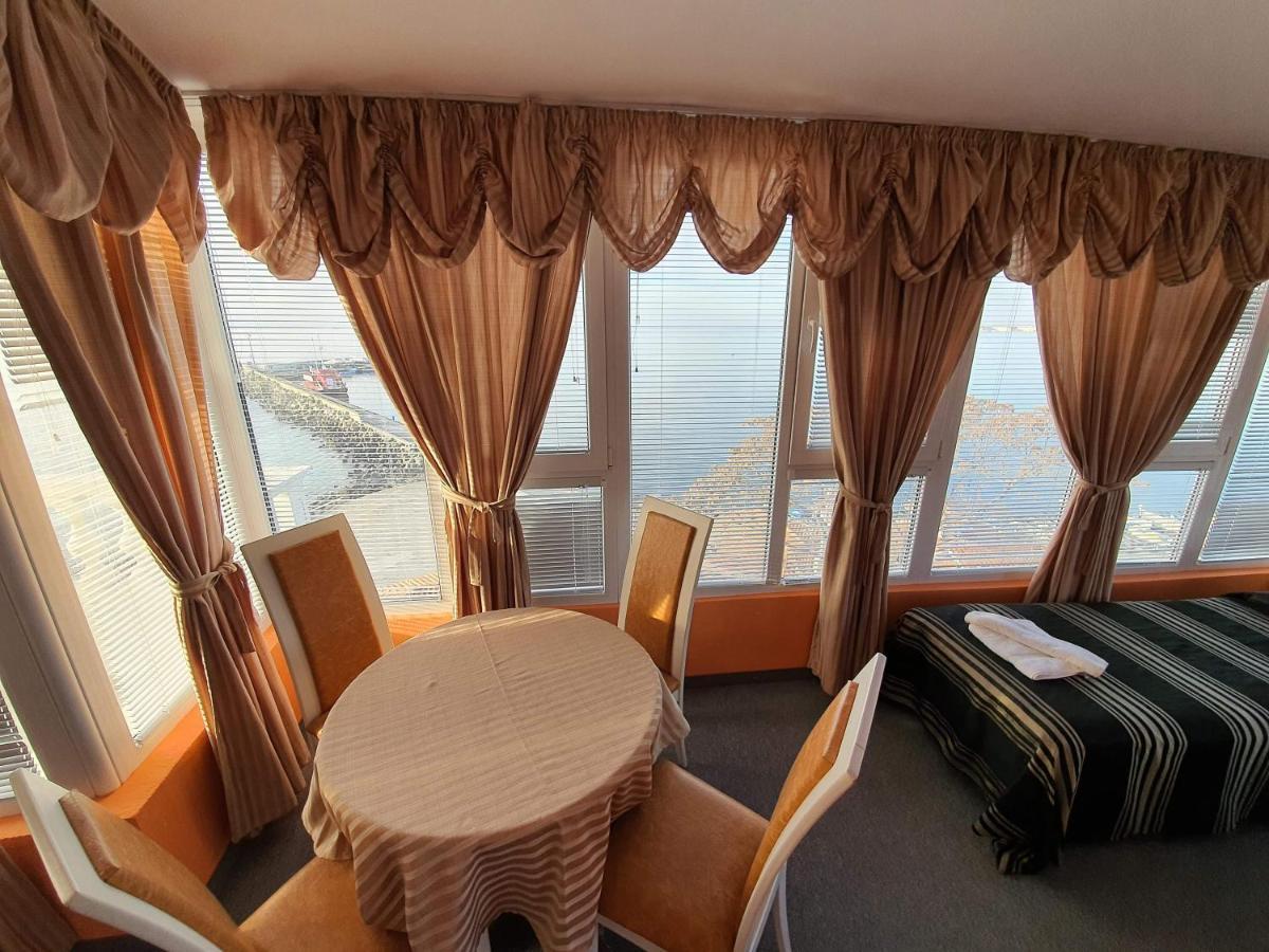 Family Hotel Paros Поморие Экстерьер фото