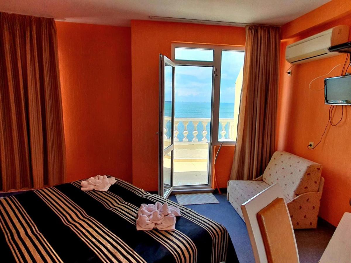Family Hotel Paros Поморие Экстерьер фото